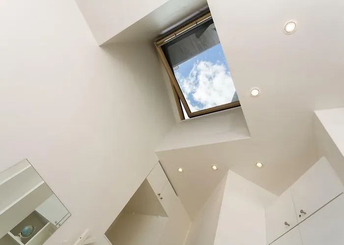 Louvre Luxury & Apartment *