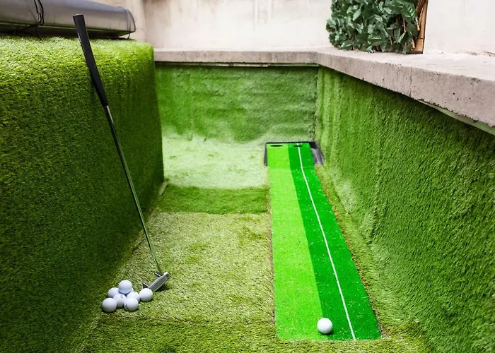 Louvre Luxury & Apartment *