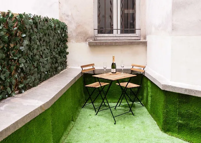 Louvre Luxury & Apartment